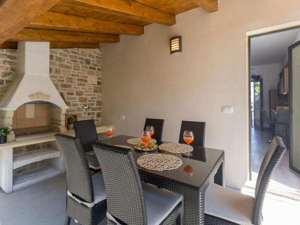 Vakantiehuis Premium Radovan *